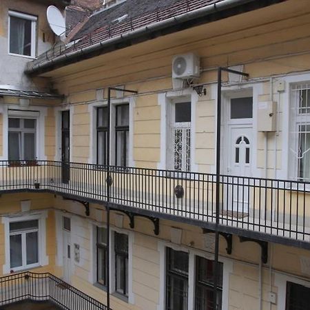Cosy Nest Apartamento Budapeste Exterior foto